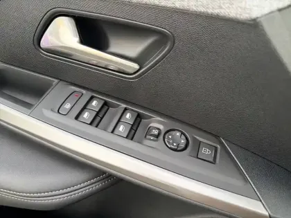 Photo 21 Peugeot 3008  Hybrid 136 e-DCS6