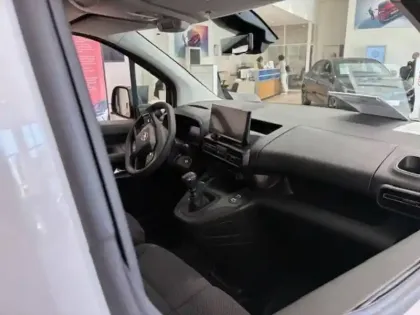 Photo 80 Opel Combo  CARGO M CHARGE UTILE MAJOREE DIESEL 100 CH MANUELLE