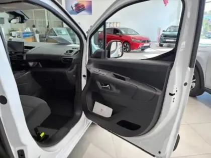 Photo 18 Opel Combo  CARGO M CHARGE UTILE MAJOREE DIESEL 100 CH MANUELLE