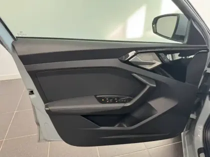 Photo 8 Audi A1  Sportback 25 TFSI 95 ch BVM5