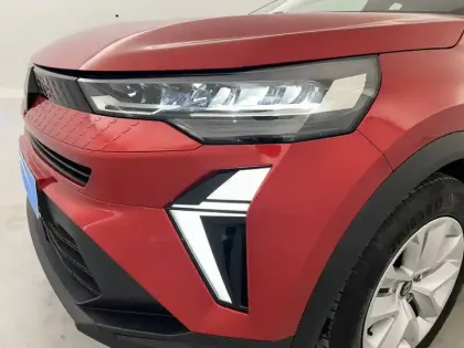 Photo 48 Renault Captur  E-Tech full hybrid 145 ch