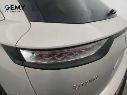 Photo 16 DS DS 7 DS7 Crossback Hybride E-Tense 225 EAT8