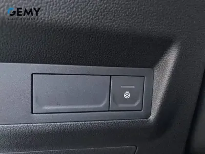 Photo 11 Renault Captur  E-Tech Plug-in 160