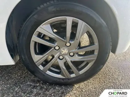 Photo 12 Peugeot 208  PureTech 75 S&S BVM5