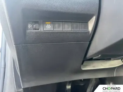 Photo 16 Peugeot 208  PureTech 75 S&S BVM5