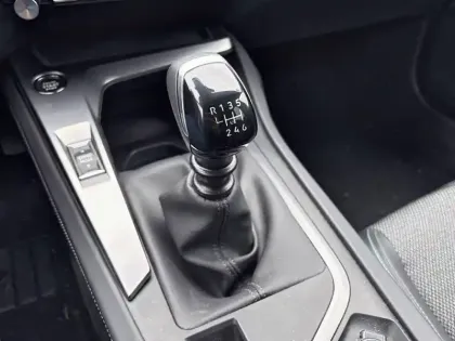 Photo 13 Peugeot 308  BlueHDi 130ch S&S BVM6