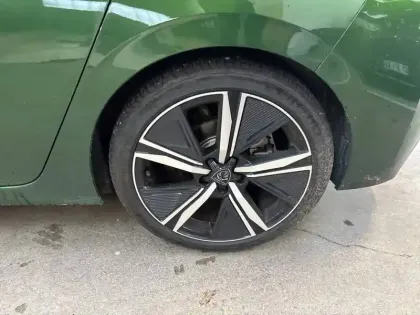 Photo 12 Peugeot 308  PureTech 130ch S&S EAT8