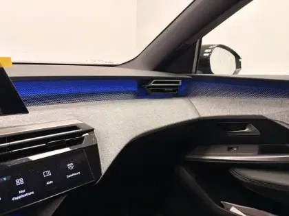 Photo 80 Peugeot 3008  Hybrid 145 e-DCS6