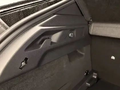 Photo 83 Peugeot 3008  Hybrid 145 e-DCS6