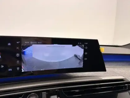 Photo 78 Peugeot 3008  Hybrid 145 e-DCS6