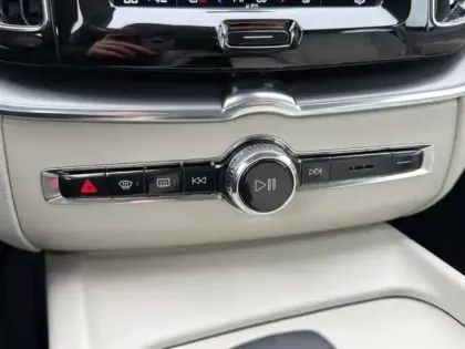 Photo 24 Volvo Xc60  B4 (Diesel) 197 ch Geartronic 8