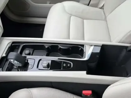 Photo 29 Volvo Xc60  B4 (Diesel) 197 ch Geartronic 8