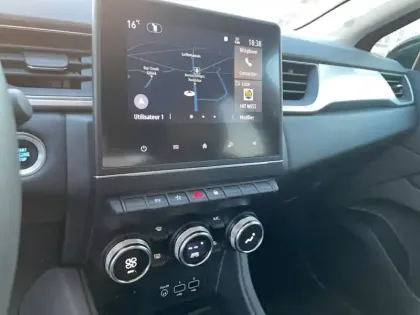 Photo 11 Renault Captur  E-Tech 145 - 21