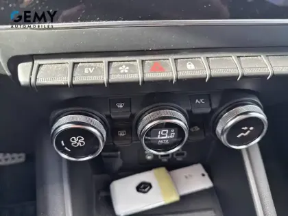 Photo 30 Renault Captur  E-Tech 145 - 21