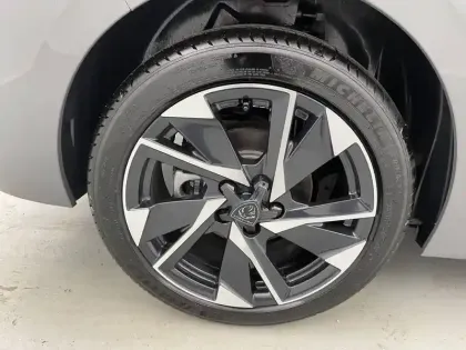 Photo 18 Peugeot 308  Hybrid 145 e-DCS6