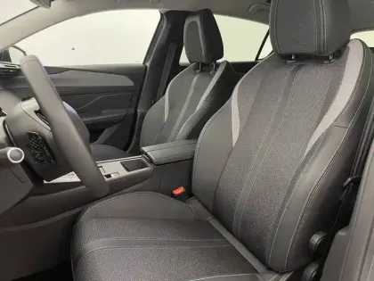 Photo 13 Peugeot 308  Hybrid 145 e-DCS6