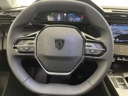 Photo 54 Peugeot 308  Hybrid 145 e-DCS6
