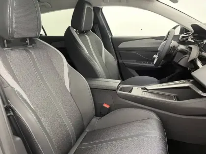 Photo 26 Peugeot 308  Hybrid 145 e-DCS6