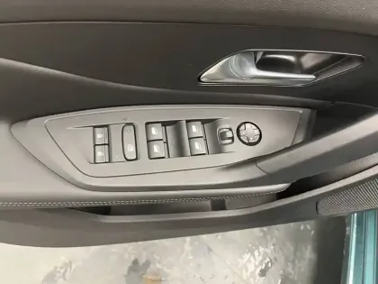 Photo 60 Peugeot 308  SW BlueHDi 130ch S&S EAT8