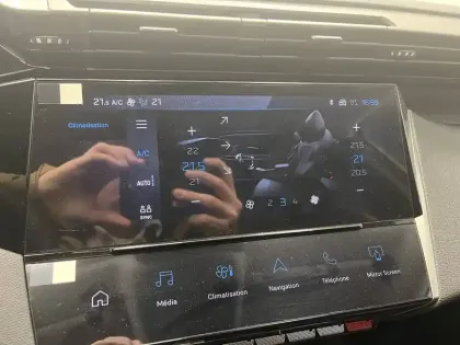 Photo 31 Peugeot 308  SW BlueHDi 130ch S&S EAT8