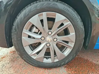 Photo 42 Peugeot 208 Gén. II Ph1 NG Style 5