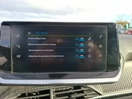 Photo 29 Peugeot 208  Electrique 50 kWh 136ch