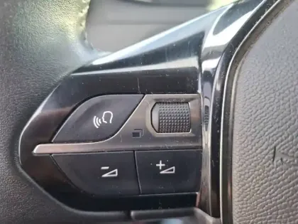 Photo 24 Peugeot 208  Electrique 50 kWh 136ch