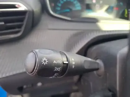 Photo 27 Peugeot 208  Electrique 50 kWh 136ch