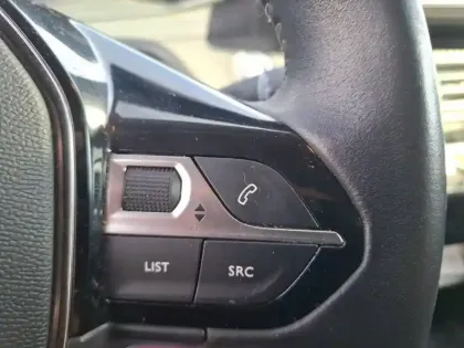 Photo 25 Peugeot 208  Electrique 50 kWh 136ch