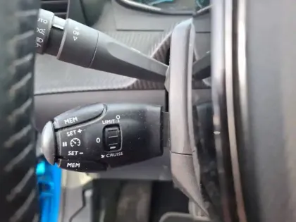 Photo 26 Peugeot 208  Electrique 50 kWh 136ch