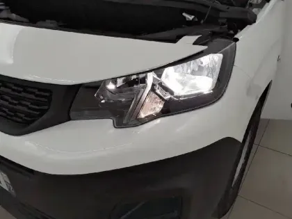 Photo 15 Peugeot Partner  FOURGON STANDARD 1000 KG BLUEHDI 100 S&S BVM5