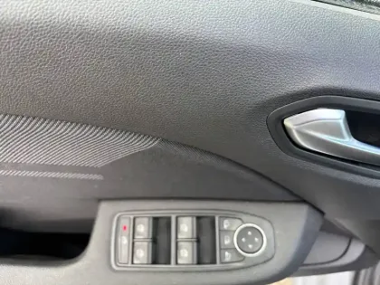 Photo 14 Renault Clio  E-Tech full hybrid 145 ch GSR2