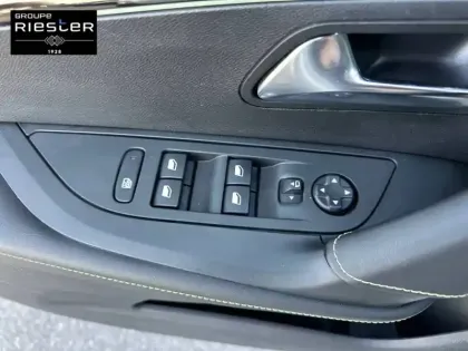 Photo 14 Peugeot 2008  PureTech 130 S&S EAT8