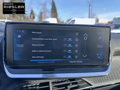 Photo 26 Peugeot 2008  PureTech 130 S&S EAT8