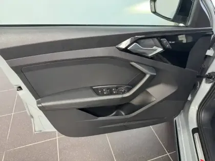 Photo 8 Audi A1  Sportback 30 TFSI 116 ch S tronic 7