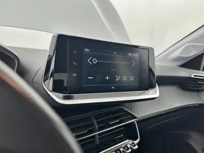 Photo 20 Peugeot 208  PureTech 100 S&S BVM6