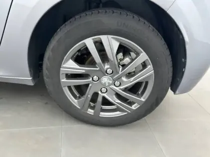 Photo 12 Peugeot 208  PureTech 100 S&S BVM6