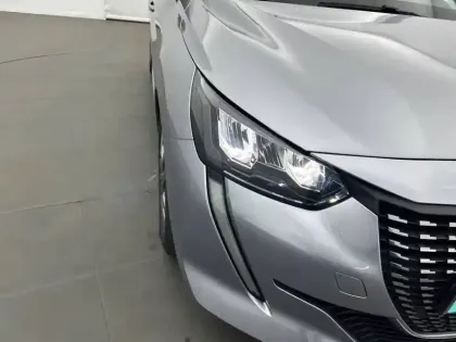 Photo 15 Peugeot 208  PureTech 100 S&S BVM6