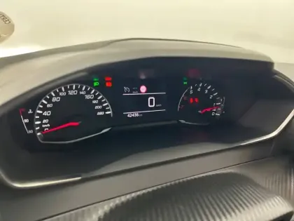 Photo 9 Peugeot 208  PureTech 100 S&S BVM6