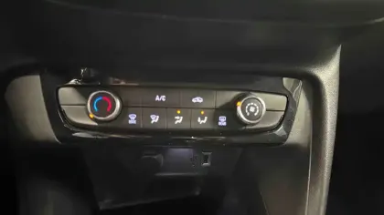 Photo 37 Opel Corsa Gén. VI Ph1 NG Elegance Business 5