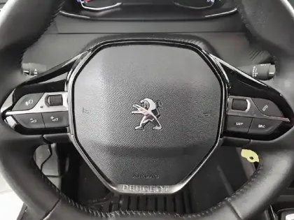 Photo 8 Peugeot 208  PureTech 75 S&S BVM5