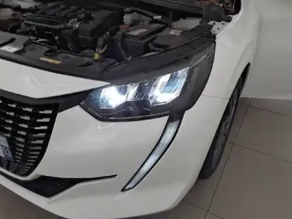 Photo 15 Peugeot 208  PureTech 75 S&S BVM5