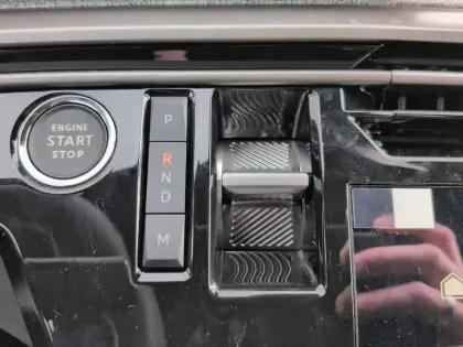 Photo 13 Peugeot 3008  Hybrid 145 e-DCS6