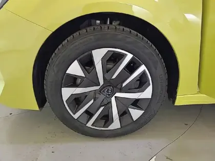 Photo 30 Peugeot 208 Gén. II Ph2 Style 5