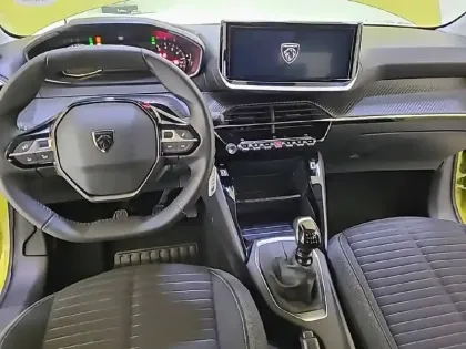 Photo 45 Peugeot 208  100 S&S BVM6