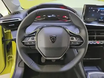 Photo 44 Peugeot 208  100 S&S BVM6