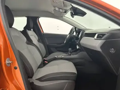 Photo 13 Renault Clio  E-Tech full hybrid 145 ch GSR2