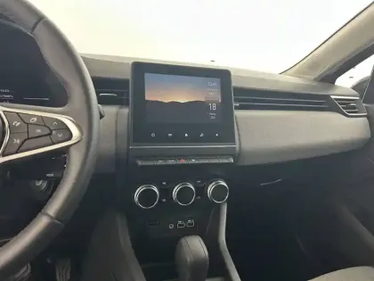 Photo 11 Renault Clio  E-Tech full hybrid 145 ch GSR2