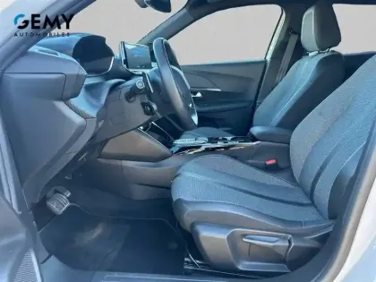 Photo 8 Peugeot 2008  PureTech 130 S&S EAT8