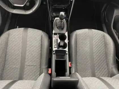 Photo 24 Peugeot 2008  100 S&S BVM6